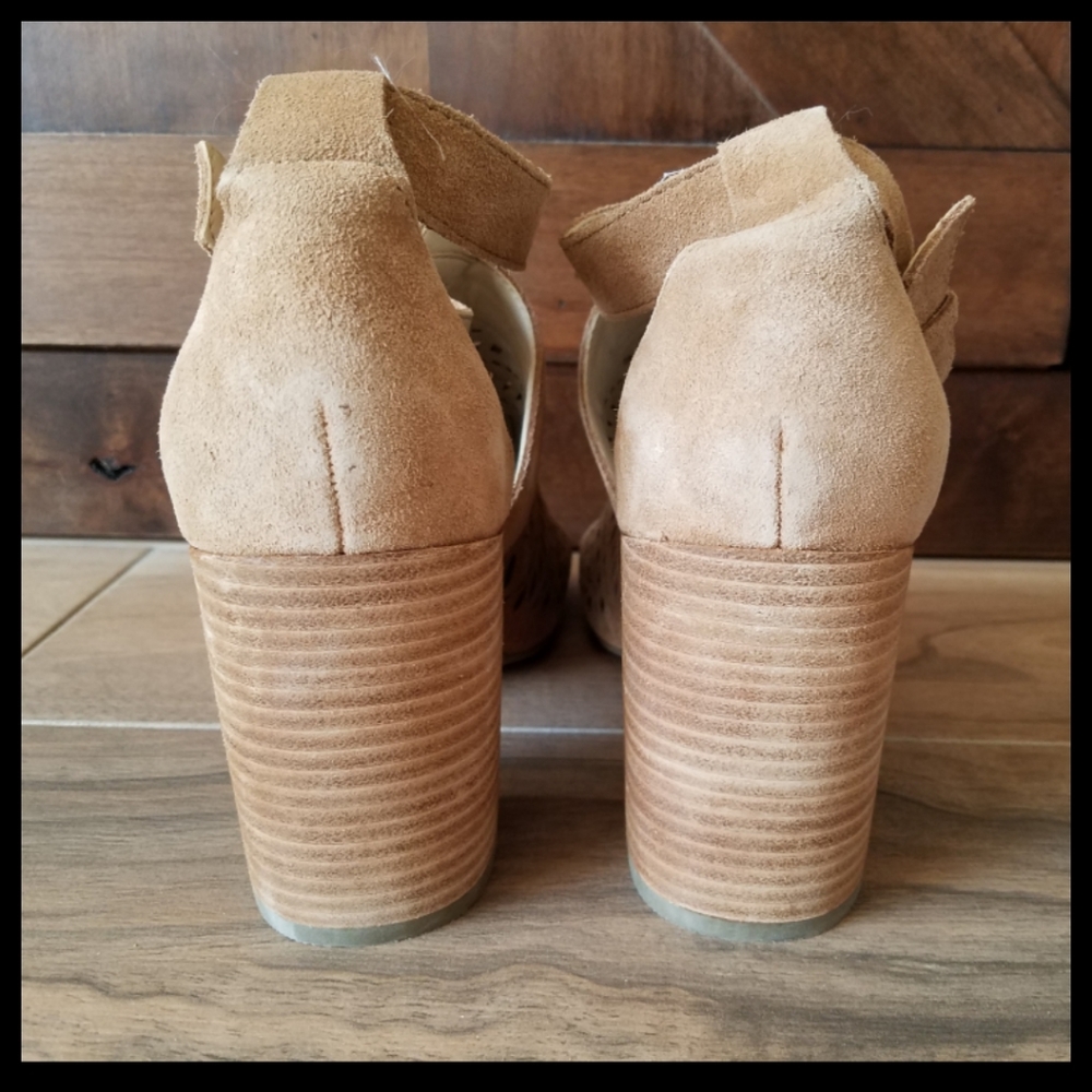 Marc Fisher geela tan chunky heel sandals  9.5 - Picture 3 of 10
